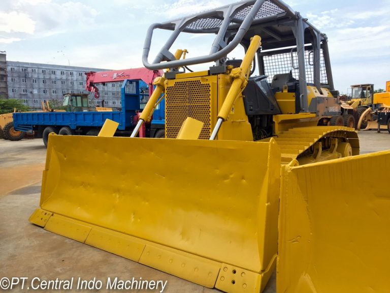 Komatsu D Ess Bulldozer Pt Central Indo Machinery